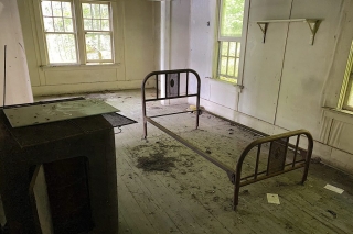 Interior of the mansion Bed frame in the abandoned mansion in Alice Arm #olafincanada #britishcolumbia #discoverbc #abandonedbc #alicearm #mansion