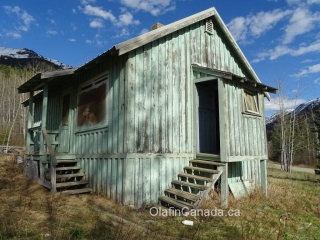 Bradian house Deserted house on Cadwallader Creek Road in Bradian. #olafincanada #britishcolumbia #discoverbc #abandonedbc #bradian