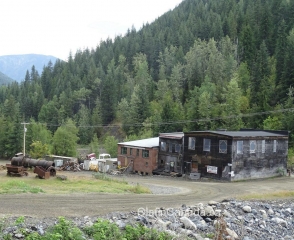 Shops on Reco street Atherton general store, Burns building and museum in Sandon #olafincanada #britishcolumbia #discoverbc #abandonedbc #sandon
