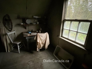 Teacher's desk Teacher's desk on the first floor of the school in Alice Arm. #olafincanada #britishcolumbia #discoverbc #abandonedbc #alicearm