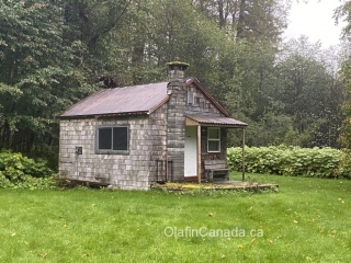 Cabin Cabin in Alice Arm. #olafincanada #britishcolumbia #discoverbc #abandonedbc #alicearm