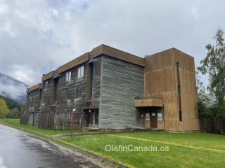 Apartments Apartment block in Kitsault #olafincanada #britishcolumbia #discoverbc #abandonedbc #kitsault