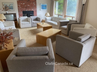 Living room Living room in the house meant for the doctor or dentist on visit in Kitsault #olafincanada #britishcolumbia #discoverbc #abandonedbc #kitsault