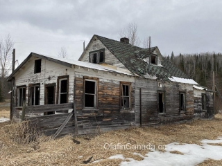 Old homestead Abandoned home of the Helset family on the Clearwater Valley Road in south Wells Gray Park #olafincanada #britishcolumbia #discoverbc #abandonedbc #clearwater