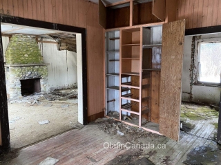 Long lost home Fireplace inside abandoned home of the Helset family in Upper Clearwater #olafincanada #britishcolumbia #discoverbc #abandonedbc #clearwater