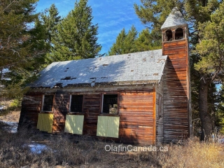 Abandoned church Sacred Heart Catholic Church in Bridesville (Rock Creek Area), built in 1930 by the Dumont family #olafincanada #britishcolumbia #discoverbc #abandonedbc #church