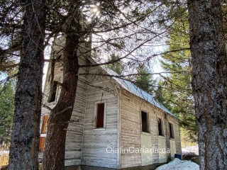 White church left behind Sacred Heart Catholic Church in Bridesville (Rock Creek Area), built in 1930 by the Dumont family #olafincanada #britishcolumbia #discoverbc #abandonedbc #church
