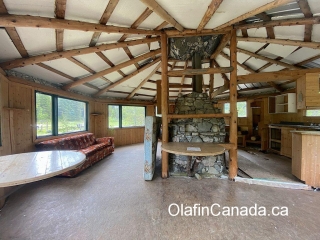 Interior of cabin at Comet Creek Resort Interior of cabin at Comet Creek Resort in the Cariboo between Likely and Barkerville #olafincanada #britishcolumbia #discoverbc #abandonedbc #cariboo #cometcreekresort