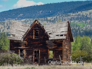 Abandoned prairie house Abandoned prairie house near Merritt, BC #olafincanada #britishcolumbia #discoverbc #abandonedbc