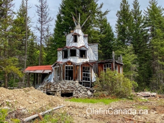 Teepee house Stocks Meadow in West Kelowna. #olafincanada #britishcolumbia #discoverbc #abandonedbc #stocksmeadow #hippies #teepee