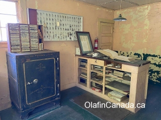 Desk at the lobby Desk at the lobby for checking in to a room #olafincanada #britishcolumbia #discoverbc #abandonedbc #tallheocannery #bellacoola
