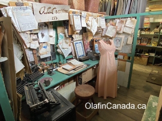 Office Office desk at the General Store in 153 Mile House #olafincanada #britishcolumbia #discoverbc #abandonedbc #153milehouse #generalstore #backintime