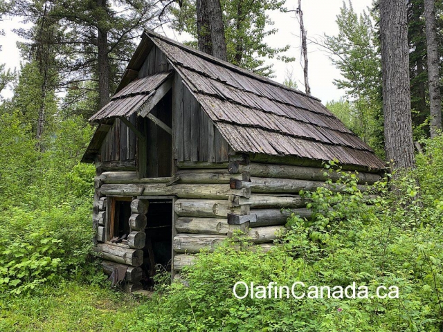 Miner's cabin aka Shoe Store in Quesnel Forks Old grave at the cemetery in Quesnel Forks #olafincanada #britishcolumbia #discoverbc #abandonedbc #cariboo #quesnelforks