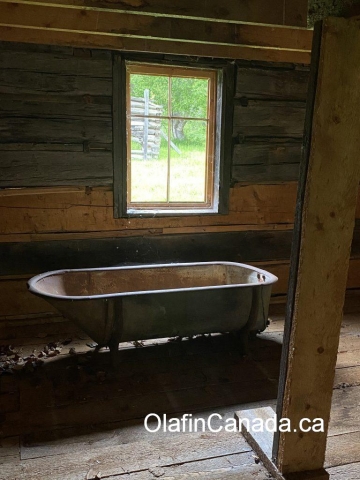 Old bath tub in the boarding house in Quesnel Forks #olafincanada #britishcolumbia #discoverbc #abandonedbc #cariboo #quesnelforks