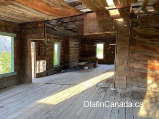 Interior of log home Interior of the log home at the Pothole Ranch with deserted sofa bed #olafincanada #britishcolumbia #discoverbc #abandonedbc #chilcotin #farwellcanyon #potholeranch #homestead