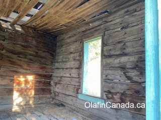 Interior of log home Reflection of the sun in the log home at the Pothole Ranch #olafincanada #britishcolumbia #discoverbc #abandonedbc #chilcotin #farwellcanyon #potholeranch #homestead