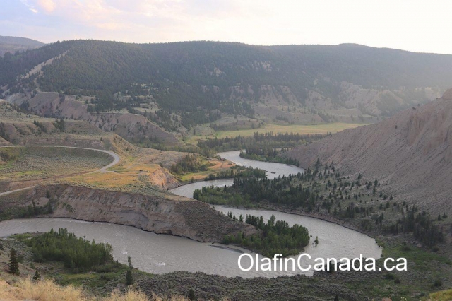 View of the Farwell Canyon with the Pothole Ranch in the middle #olafincanada #britishcolumbia #discoverbc #abandonedbc #chilcotin #farwellcanyon #potholeranch #homestead