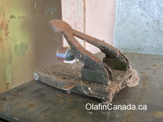 Hole puncher A hole puncher full of cobwebs in the office #olafincanada #britishcolumbia #discoverbc #abandonedbc #tallheocannery #bellacoola