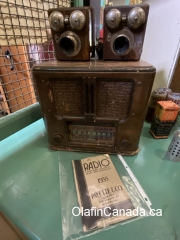 Radio from the 30s Old radio at the General Store in 153 Mile House #olafincanada #britishcolumbia #discoverbc #abandonedbc #153milehouse #generalstore #backintime